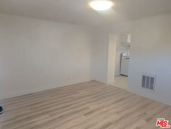 Building Photo - 3837 Sedgwick Ave