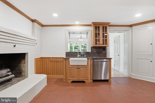 Building Photo - 8805 Reichard Rd