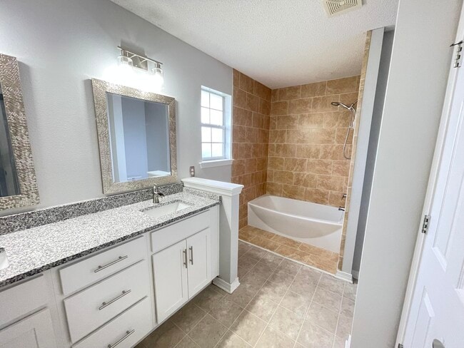 Building Photo - 9712 Seafarer's Way