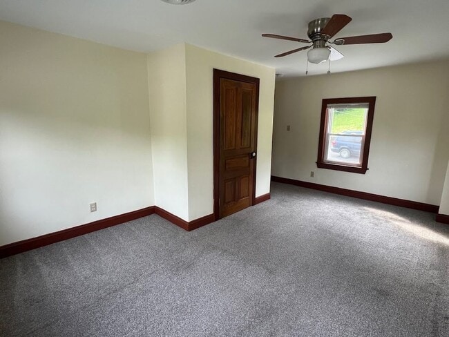 Building Photo - 3 Bedroom Home in Wernersville