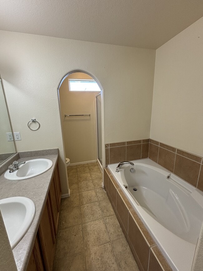 Building Photo - 755 Hailey Glenn View