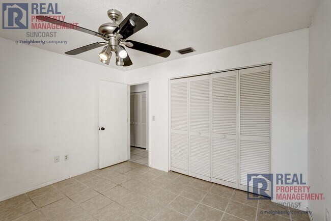 Building Photo - 1370 Palmwood Dr