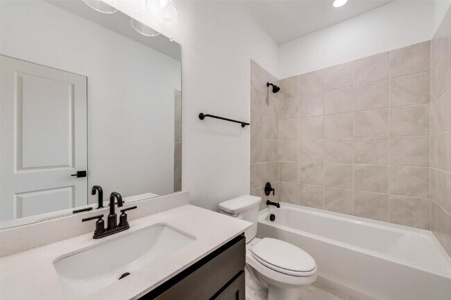 Building Photo - 2512 Lemon Mint Ln