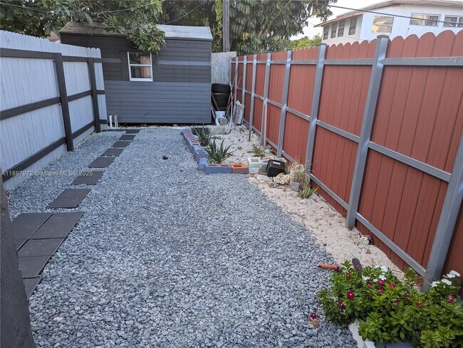 Building Photo - 14600 NW 11th Ct