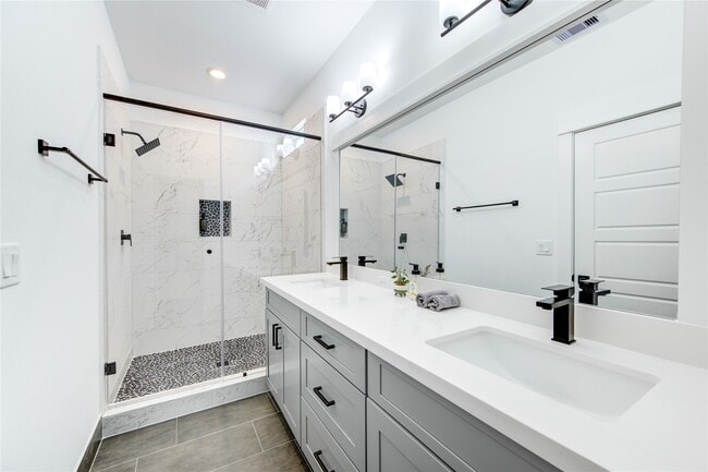 Building Photo - 2906 Stevens St