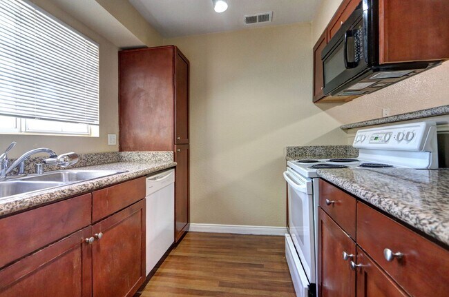 Building Photo - 2750 S Durango Dr