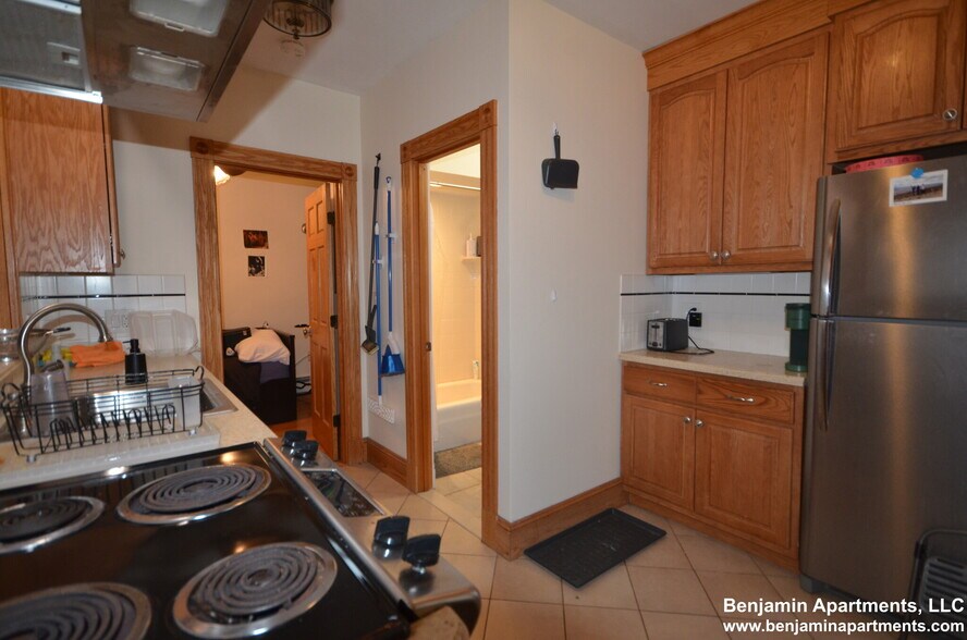 Building Photo - 16 S Russell St