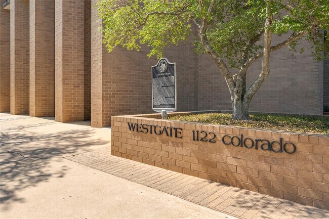 Building Photo - 1122 Colorado St