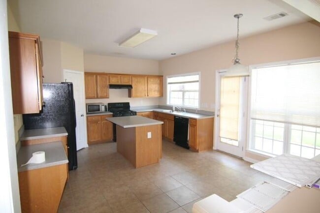 Building Photo - 8365 Grenadier Trail