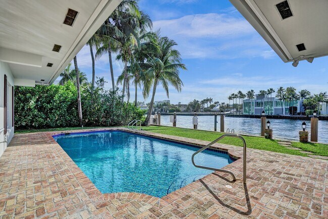 Building Photo - 7 Saranac Rd