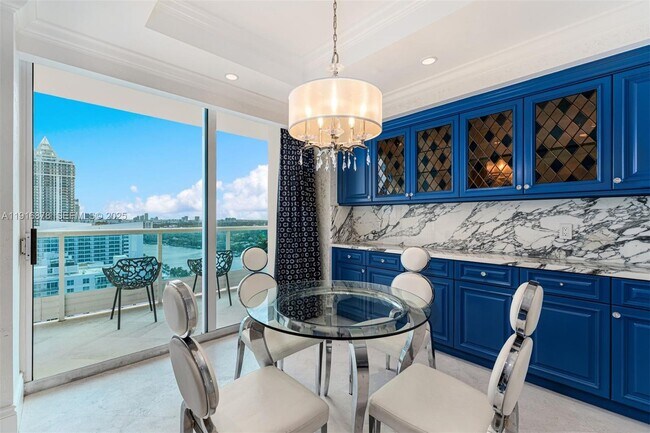 Building Photo - 5025 Collins Ave