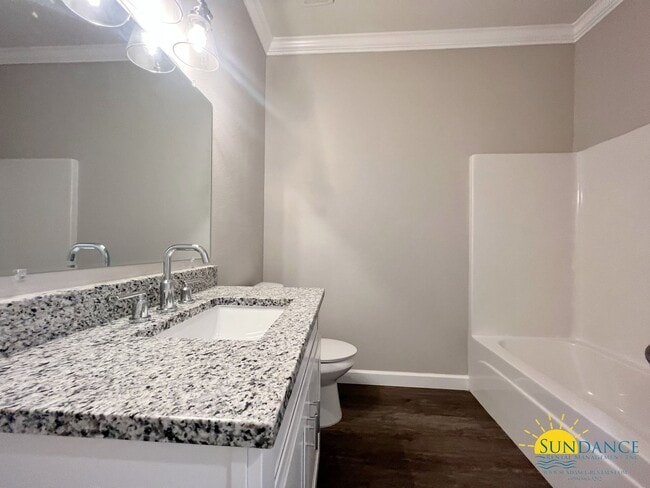 Building Photo - Custom Fort Walton Beach Townhouse in Gated Community!