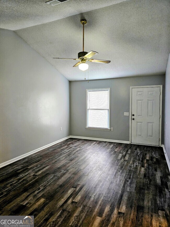 Primary Photo - 230 19-219 Lanier Dr