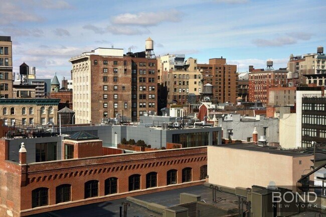 Building Photo - 301 Elizabeth St