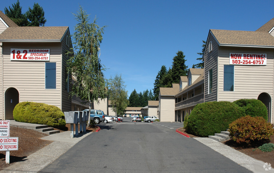 Multnomah - Windsor Court Apartments