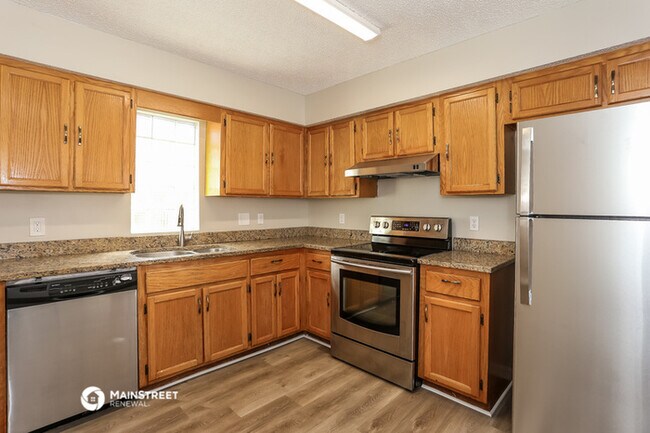 Building Photo - 8338 Century Point Dr S