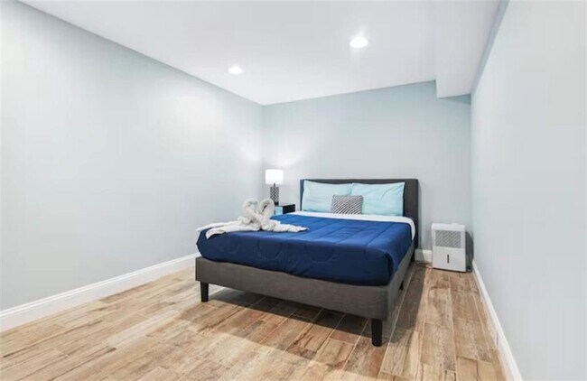 Building Photo - 2596 Dawn Dr