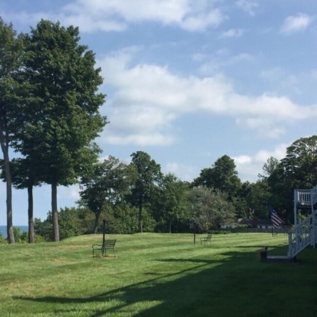 Building Photo - 3304 Baer Beach Rd