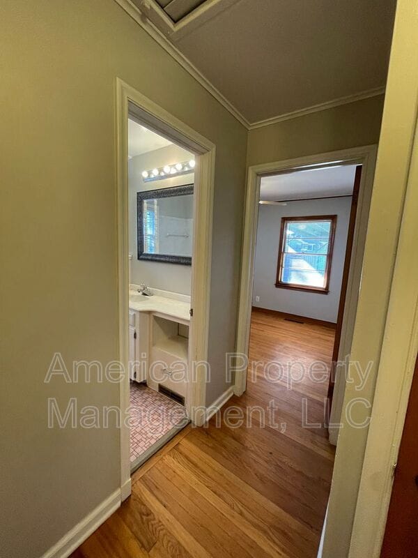 Building Photo - 2644 S Winston Ave