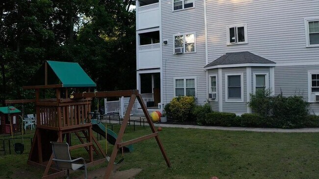 Building Photo - 24 Griggs Ln