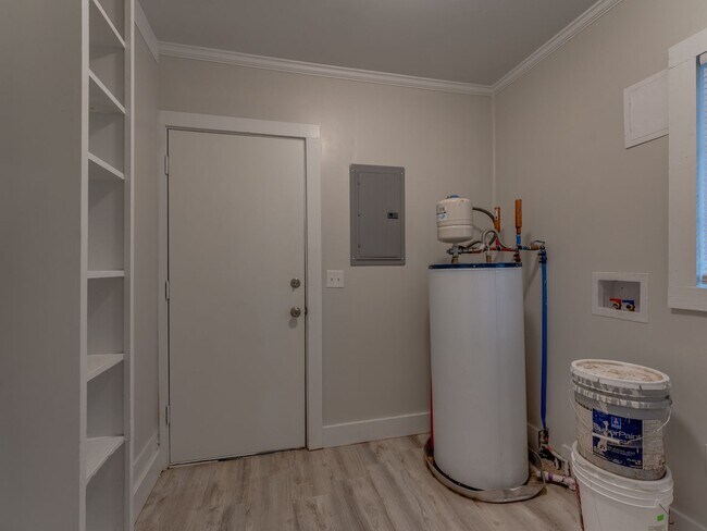 Building Photo - 3 Bedroom 2 Bath home in Shawnee!