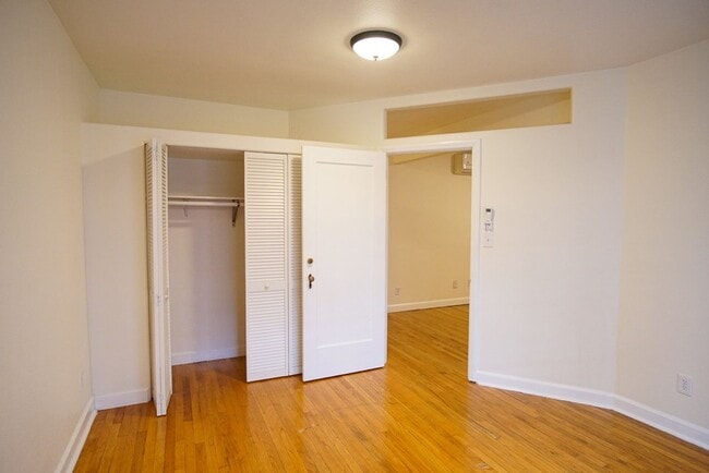 Building Photo - Paris on Mississippi! Fabulous 1Bdr Ready Soon!