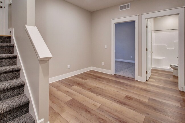 Building Photo - Three Bedroom Townhome