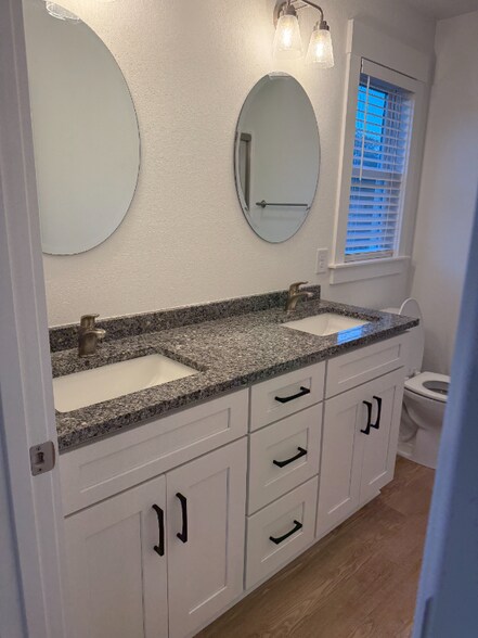 Building Photo - 213 W Palmetto St