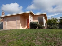 Building Photo - 3325 Cottage St