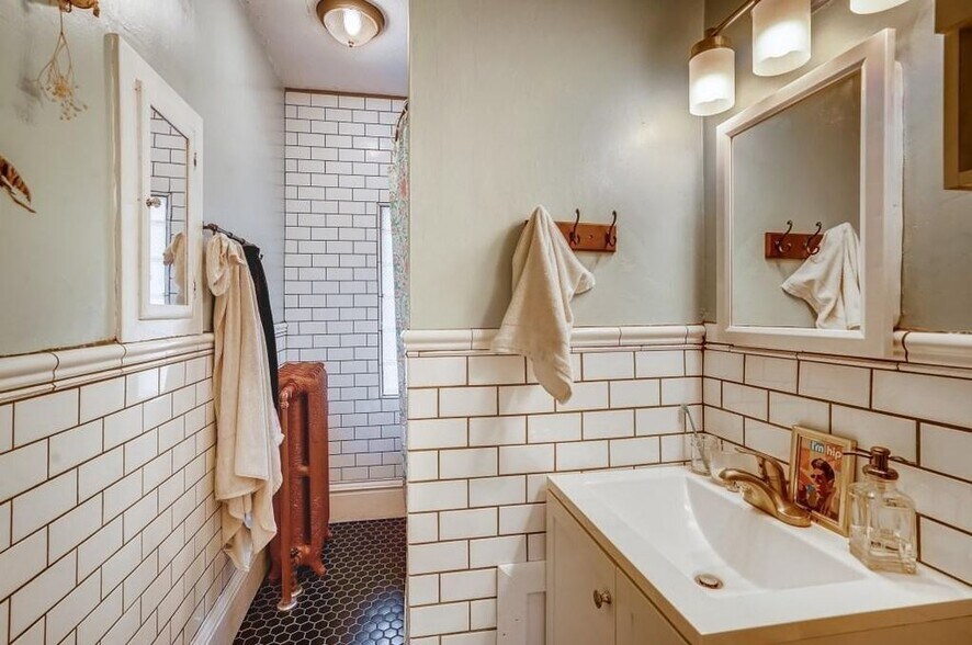 Building Photo - 3405 Minnehaha Ave