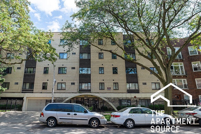 Building Photo - 6011 N Winthrop Ave