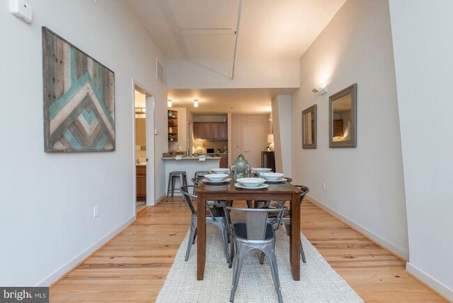 Building Photo - 1200 Walnut St