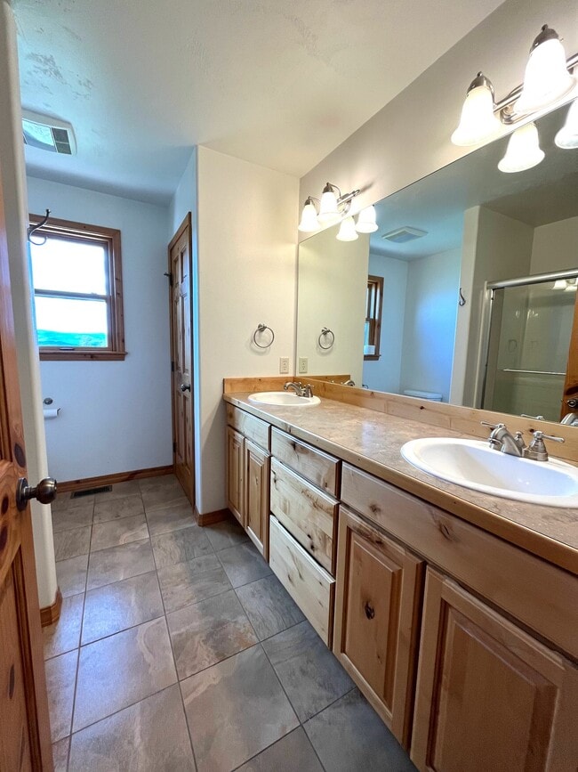 Building Photo - 211 Hoback Dr