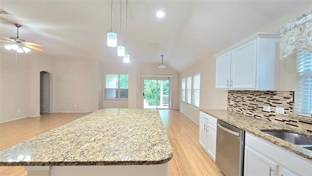 Building Photo - 4255 Fall Creek Dr