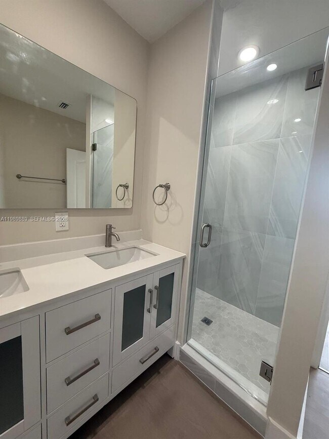 Building Photo - 16432 SW 47th Terrace