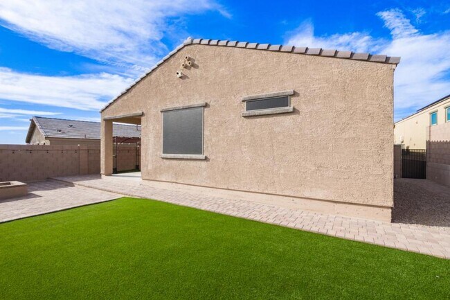 Building Photo - 14058 E Red Pine Pl