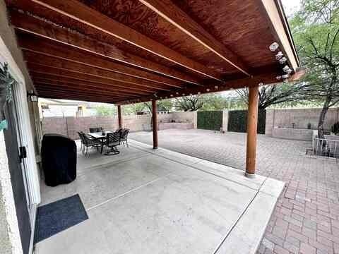 Building Photo - 5890 N Orangetip Dr