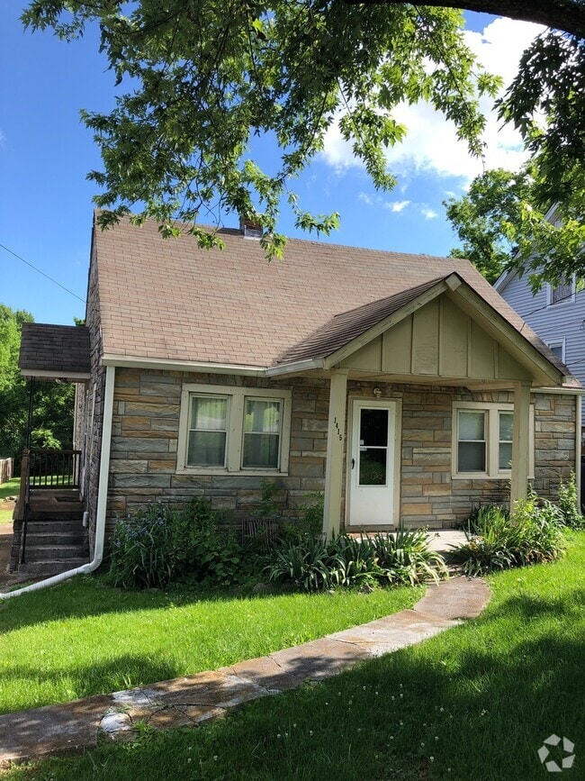 Building Photo - Charming East Nashville Cottage, 2 Bed/1 B...