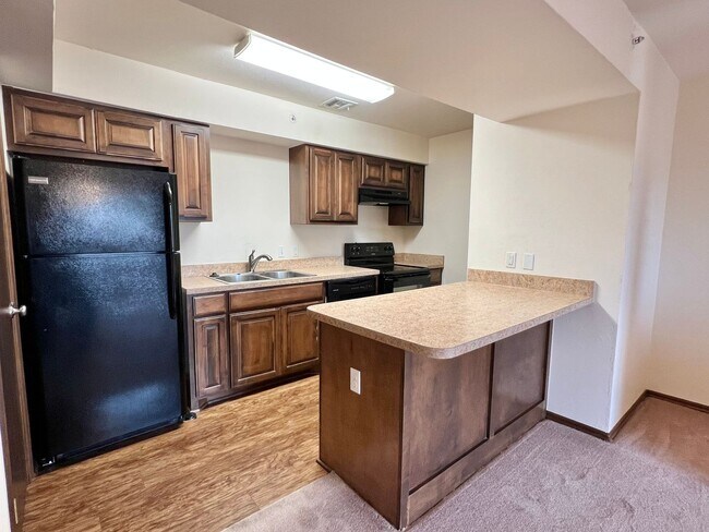 Building Photo - ?Cute Upstairs Condo Near Quail Springs Ma...