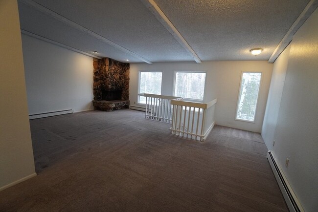 Building Photo - 3 Bedroom East Anchorage Condo!