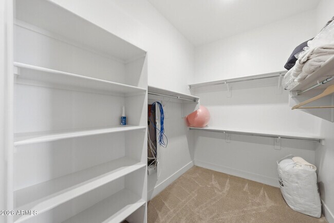 Building Photo - 6896 E Lomas Verdes Dr