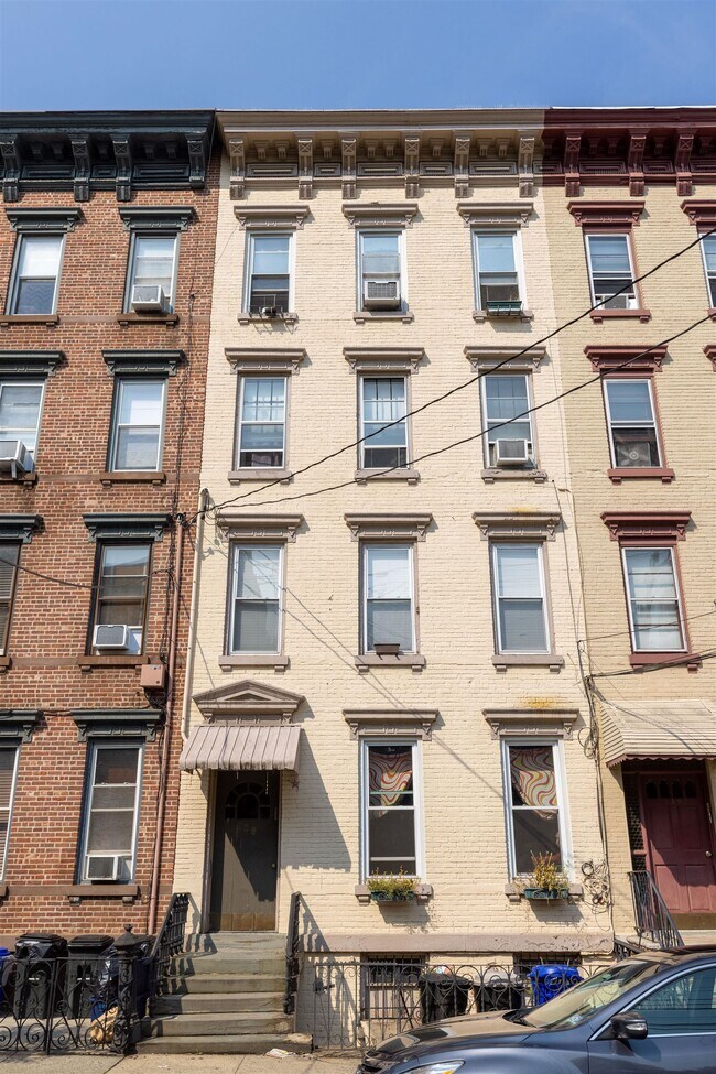Building Photo - 228 Jefferson St