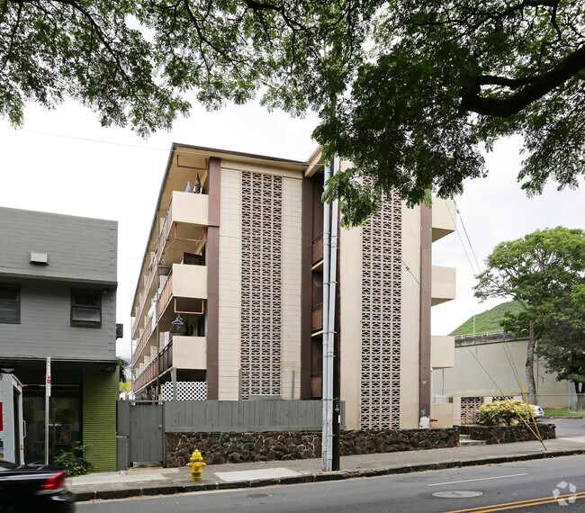 Building Photo - 60 S School St