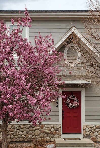 Building Photo - 2484 St Paul Dr