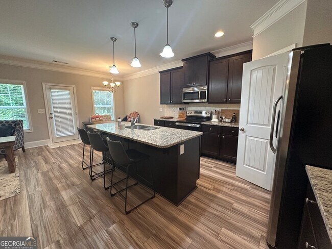 Building Photo - 273 The Blvd