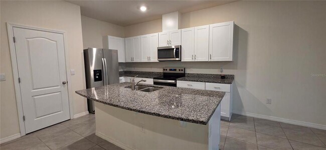 Building Photo - 1410 Isleta Lp