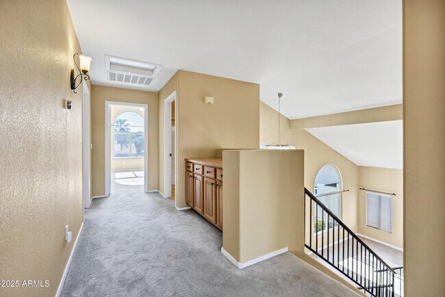 Building Photo - 2399 S Walnut Dr