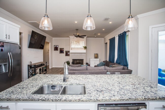 Building Photo - 23 Wilshire Blvd