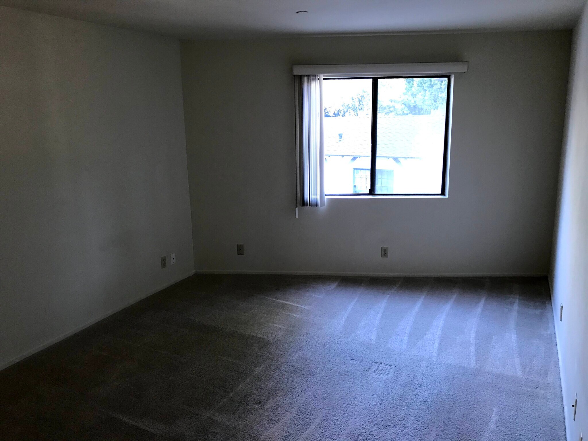 Master Bedroom - 1830 N Verdugo Rd