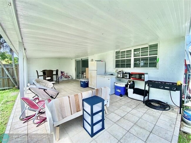 Building Photo - 416 SW 96th Ct